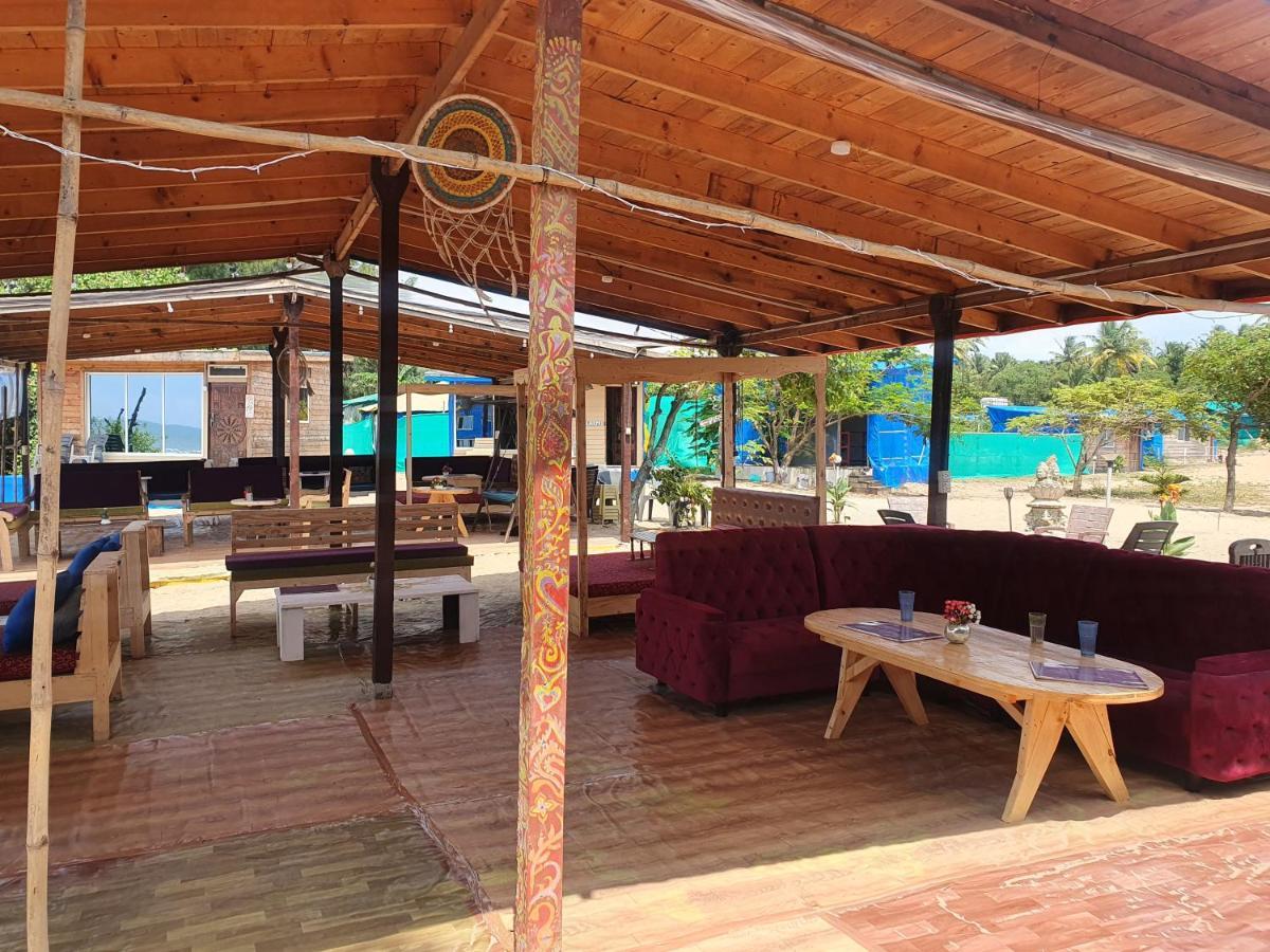 Love Temple Beach Resort Arambol Bagian luar foto