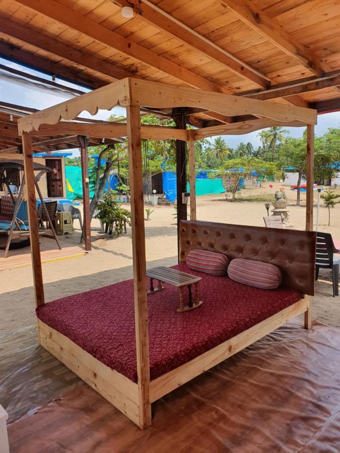 Love Temple Beach Resort Arambol Bagian luar foto