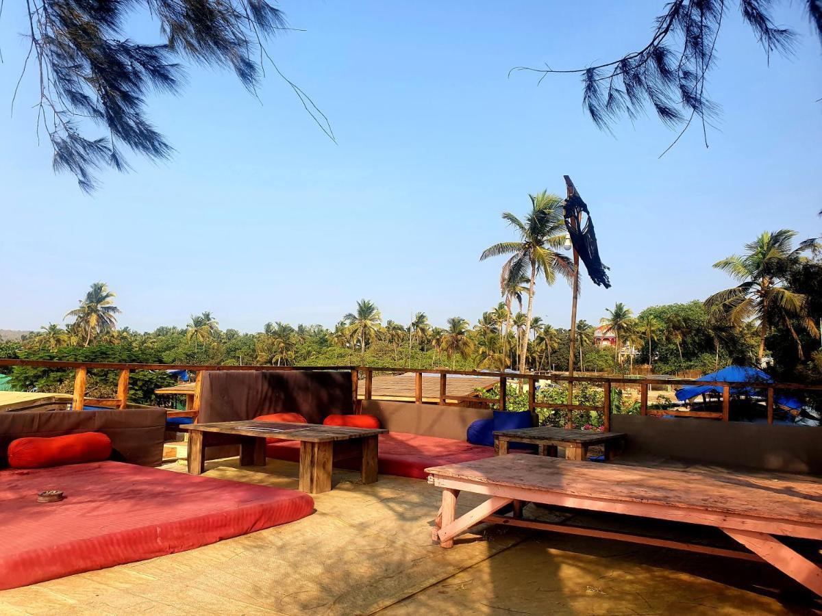 Love Temple Beach Resort Arambol Bagian luar foto