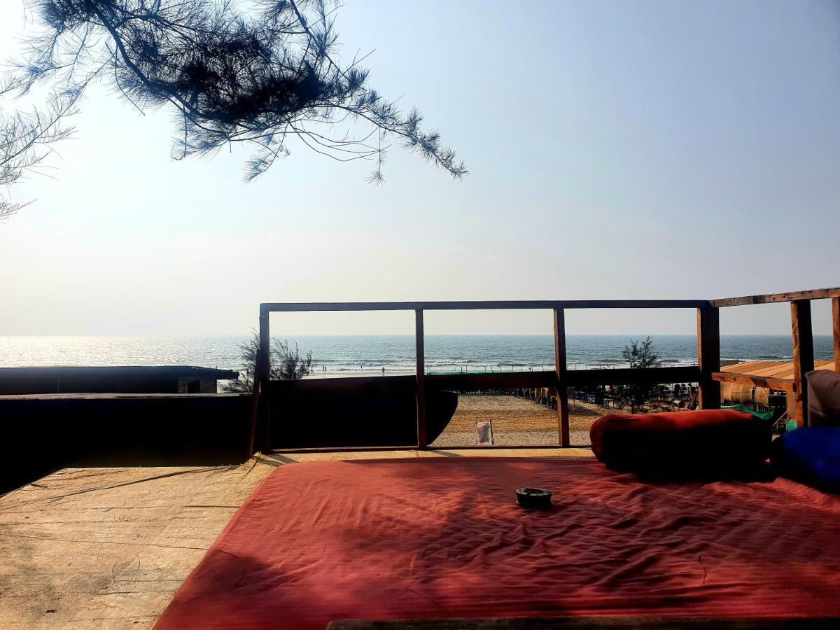 Love Temple Beach Resort Arambol Bagian luar foto