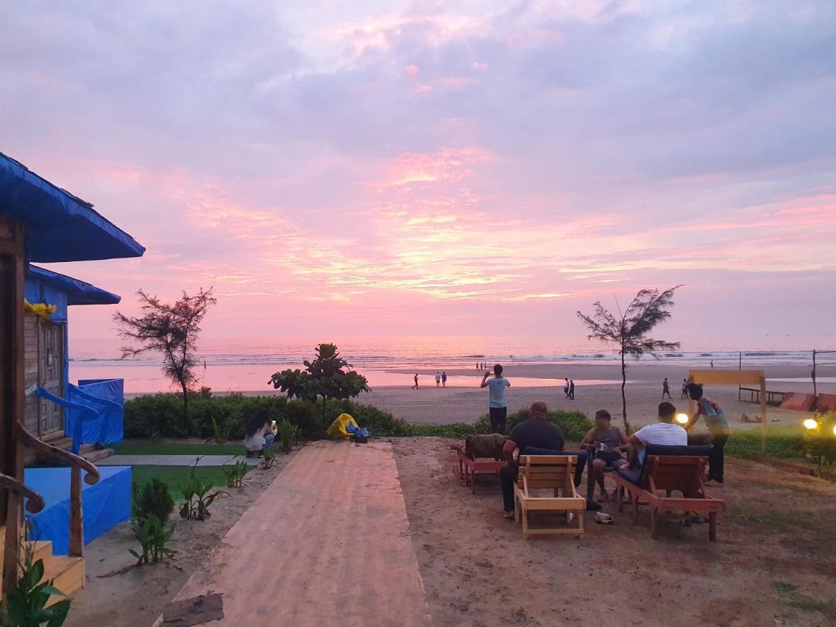 Love Temple Beach Resort Arambol Bagian luar foto