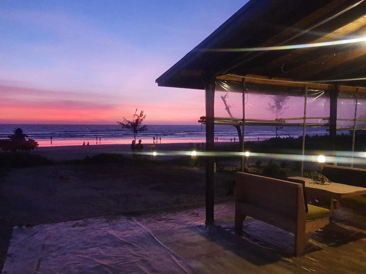 Love Temple Beach Resort Arambol Bagian luar foto