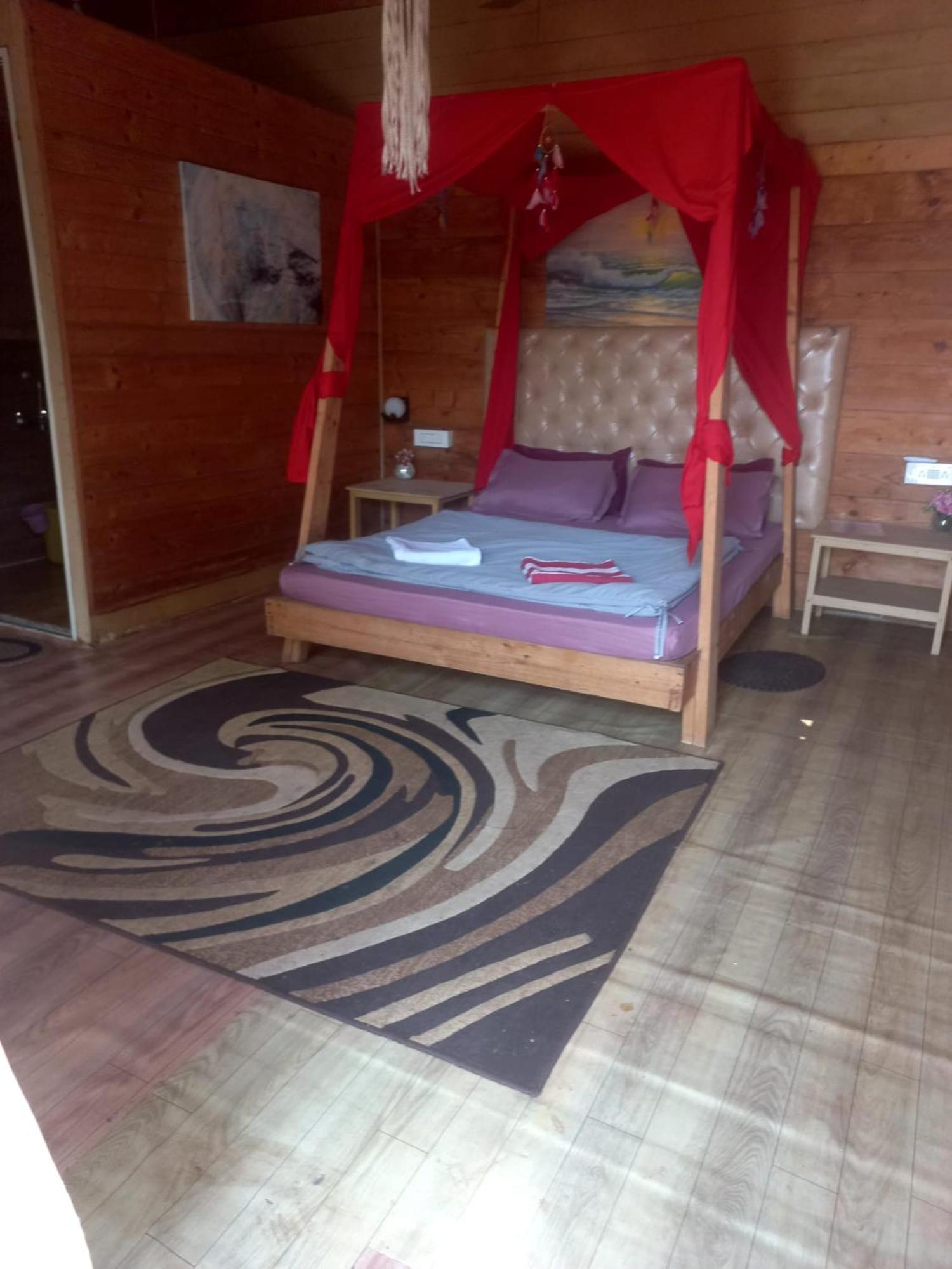 Love Temple Beach Resort Arambol Bagian luar foto