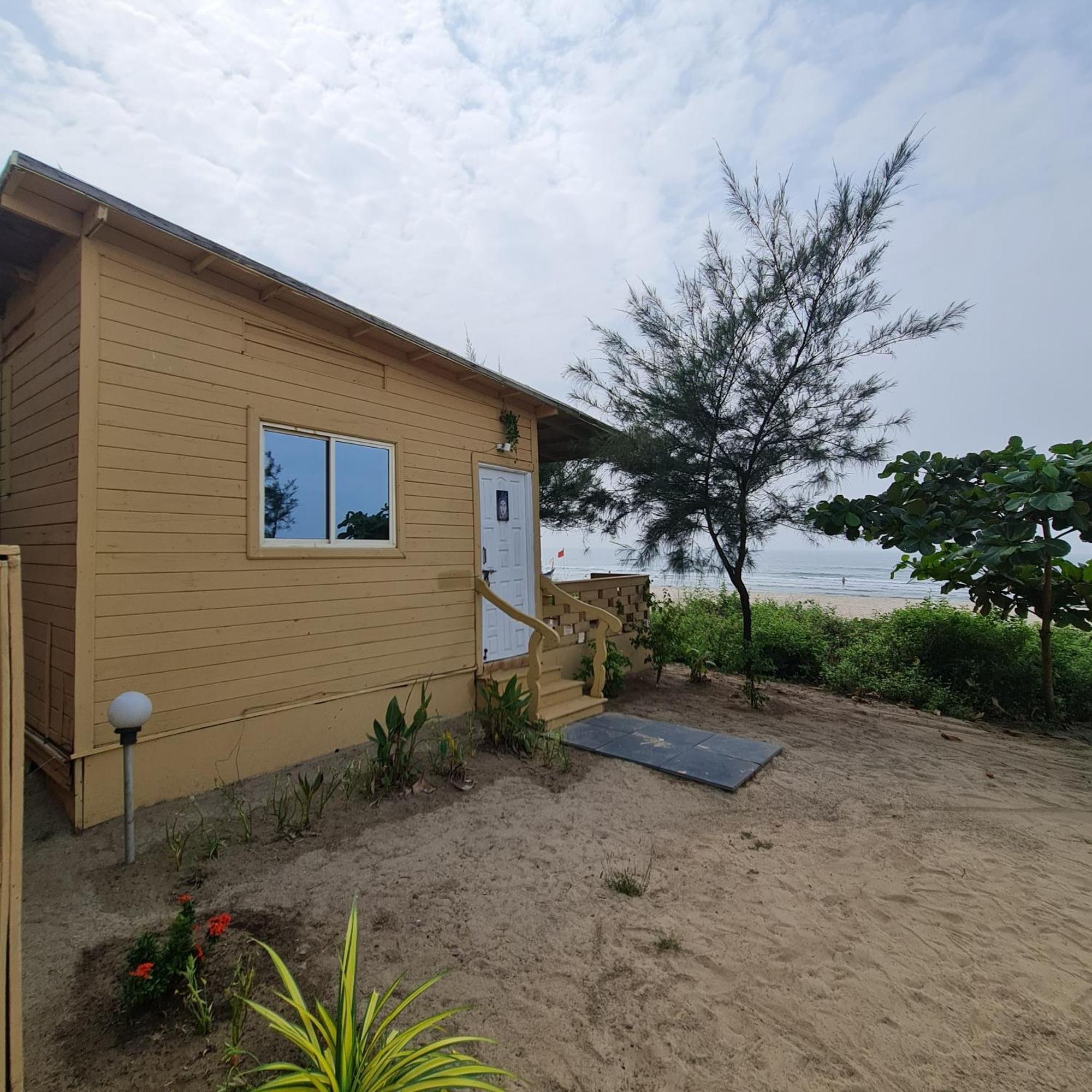 Love Temple Beach Resort Arambol Bagian luar foto