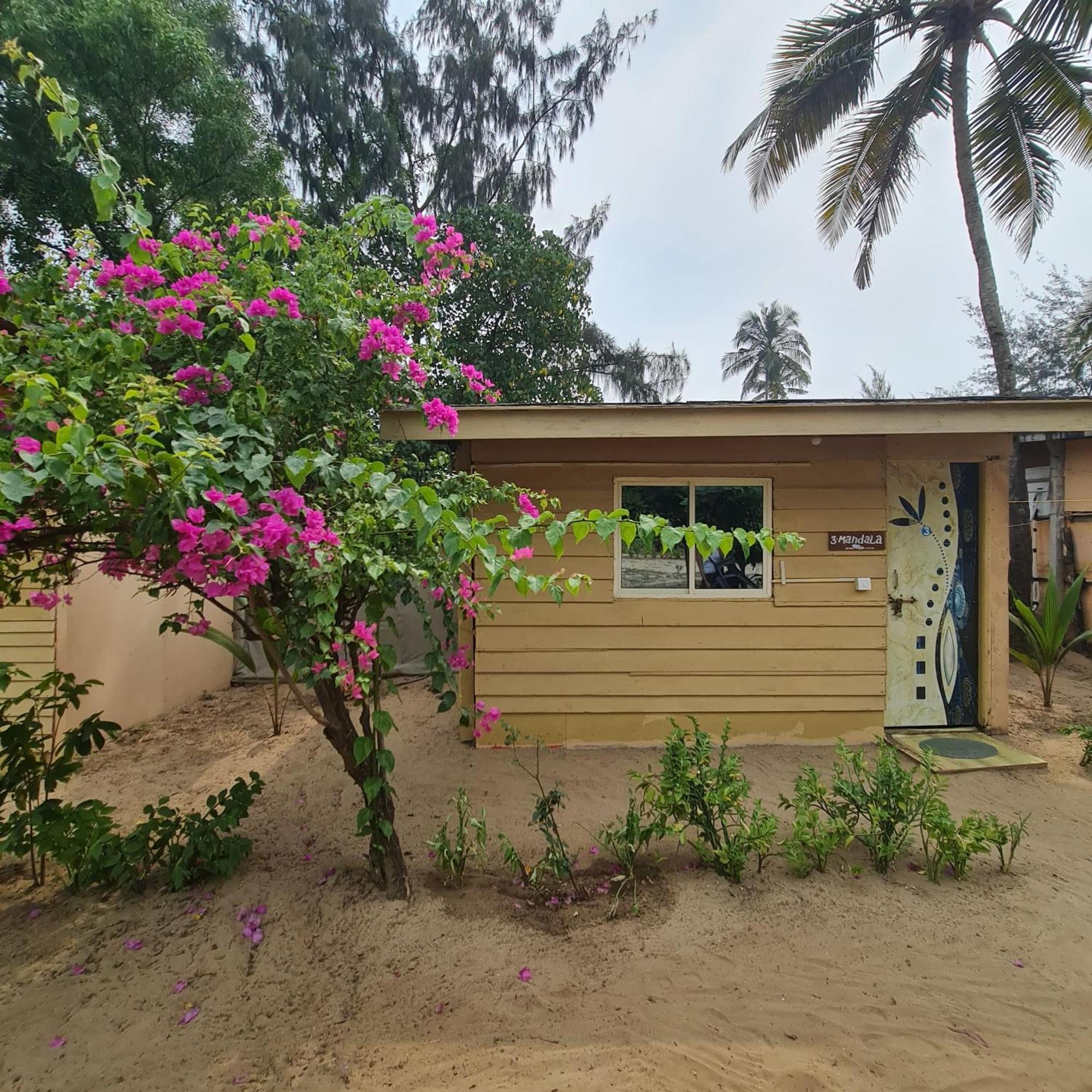 Love Temple Beach Resort Arambol Bagian luar foto